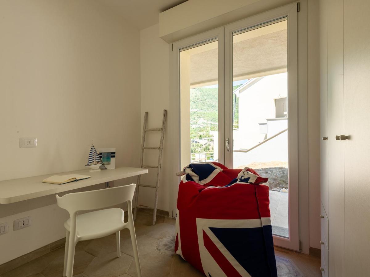 Villa Hanbury With Swimming Pool And Parking In Alassio Exteriér fotografie
