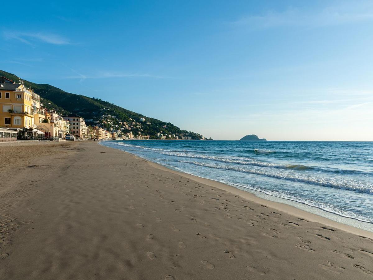 Villa Hanbury With Swimming Pool And Parking In Alassio Exteriér fotografie